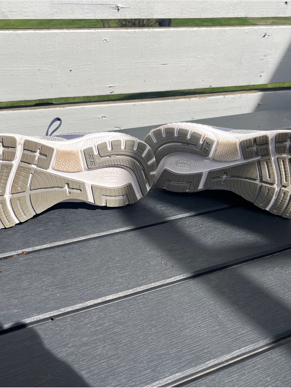 Brooks Women's Light Gray and Navy Running Sneakers - Picture 5 of 8